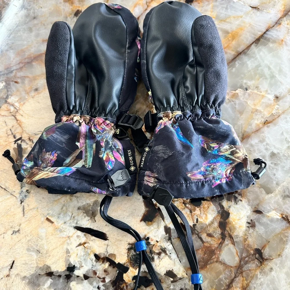 Burton Kids Black Mittens with Print -True Black Crystals